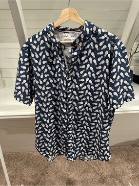 International Report Men's Short-Sleeve Navy Pineapple-Print Button Shirt